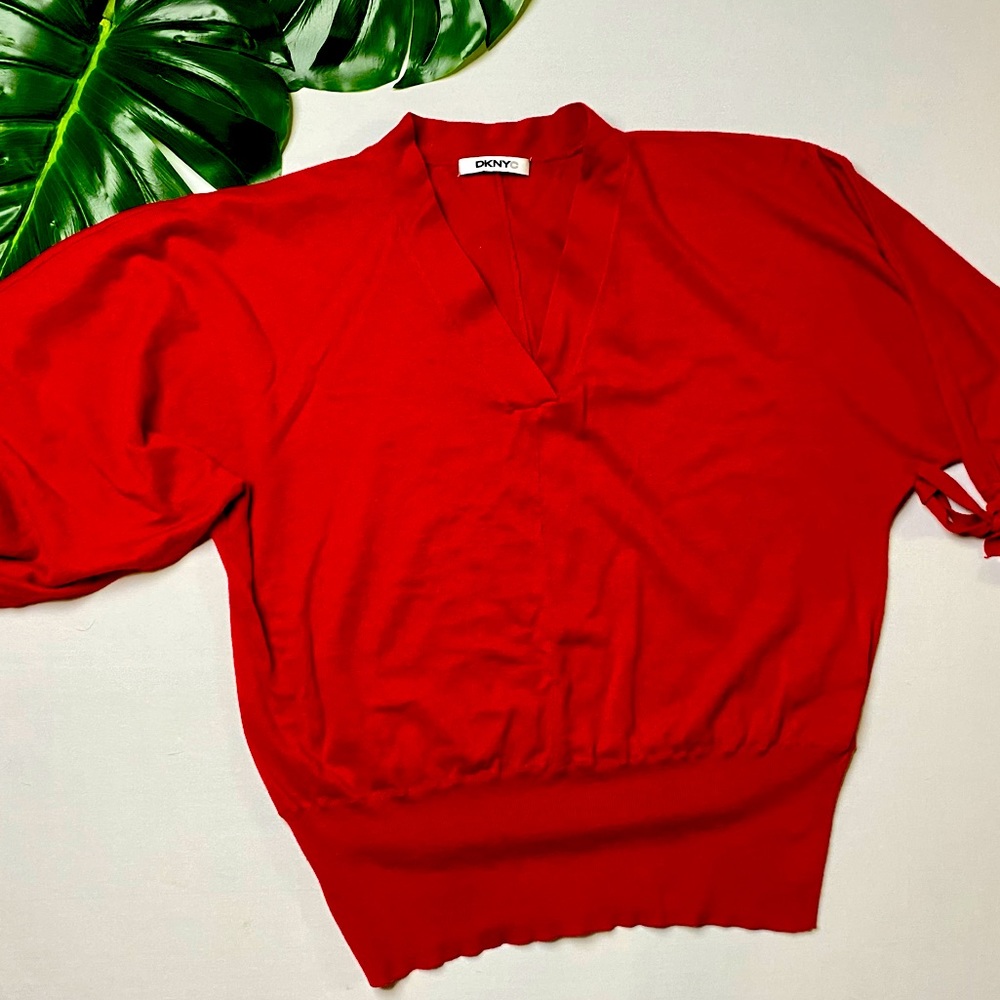 DKNYC V neck- Mid sleeve tie sweater